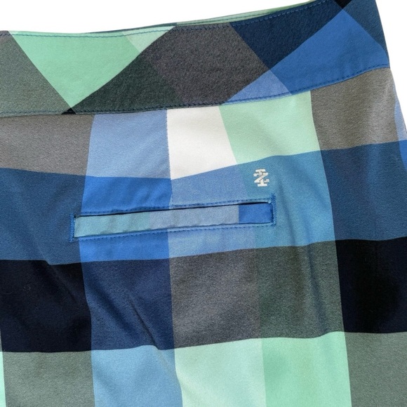 Izod Golf Plaid Mini Skort in Blue and Green. Size 12 - Picture 9 of 14